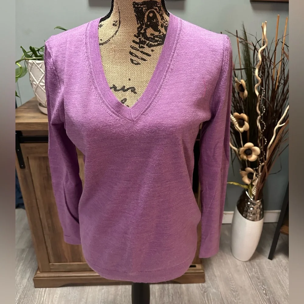 Banana Republic Light Purple Sweater, Size Small. - Picture 2 of 5